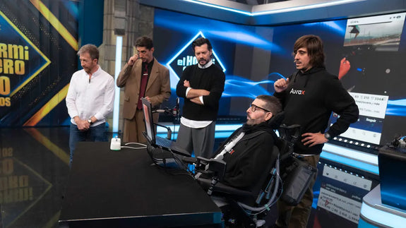 Momento de la aparición de Aurax en 'El Hormiguero', con Álvaro Morte, Pablo Motos y Marron.